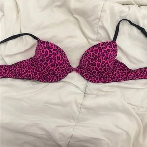 VS pink bra